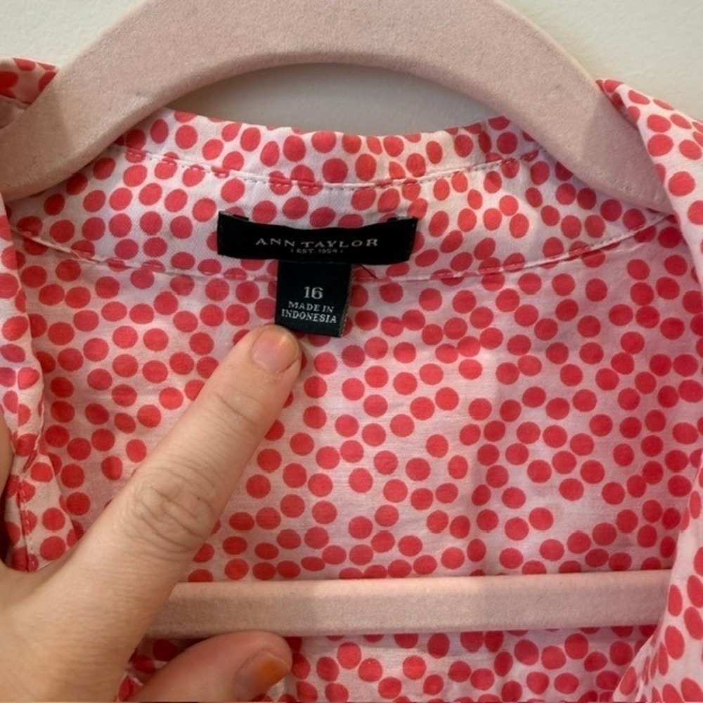 Ann Taylor Polka Dot 100% Silk Button Down Blouse Roll Tab Sleeves | Size 16 - Picture 3 of 10
